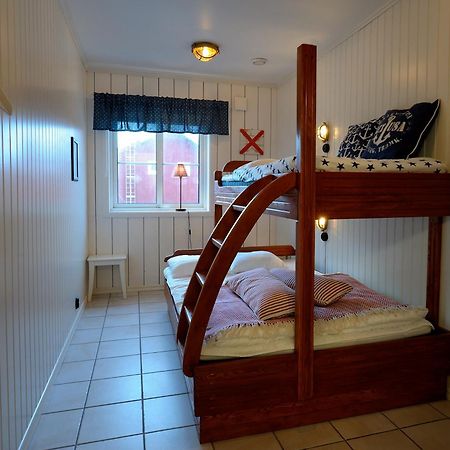 Logi & Bastu Hostel Karingon Kültér fotó